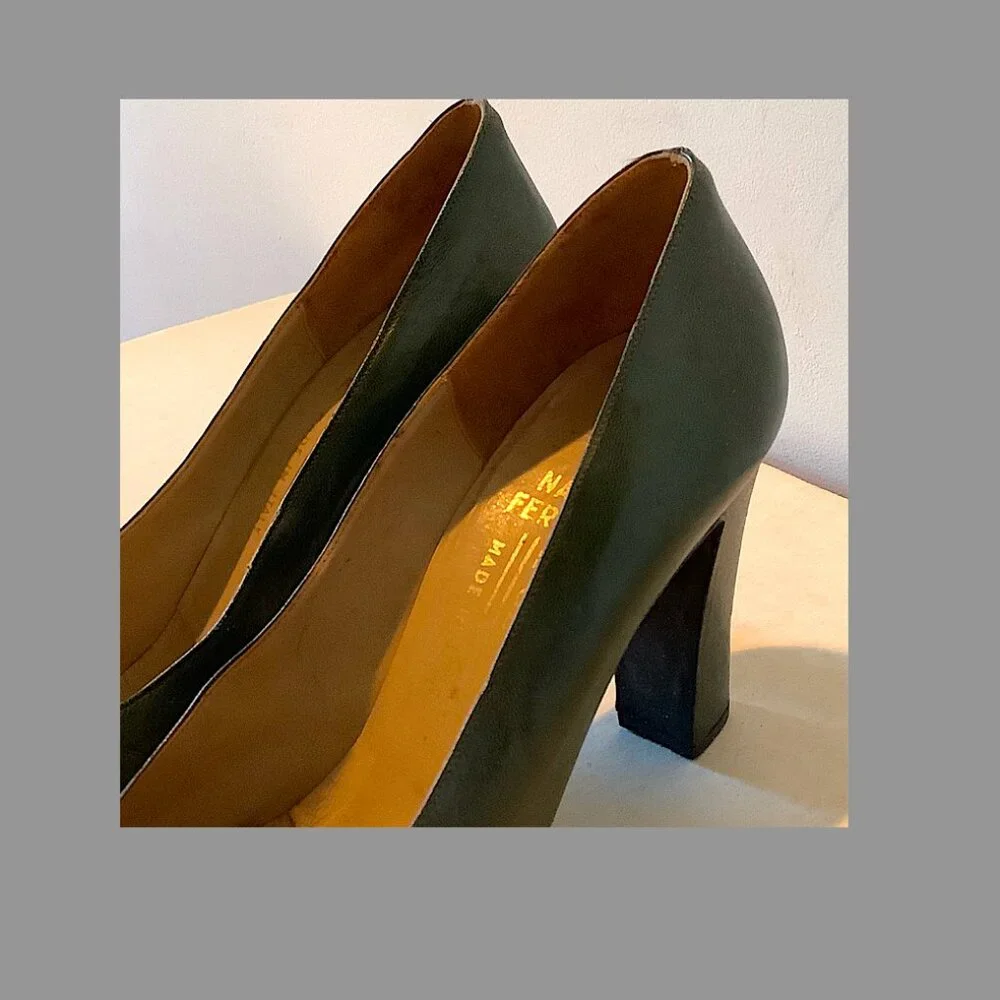 Kurt Geiger VINTAGE 1970S ITALY SHOES: Forest LEATHER Pumps , 2 1/2" heel - Picture 7 of 12